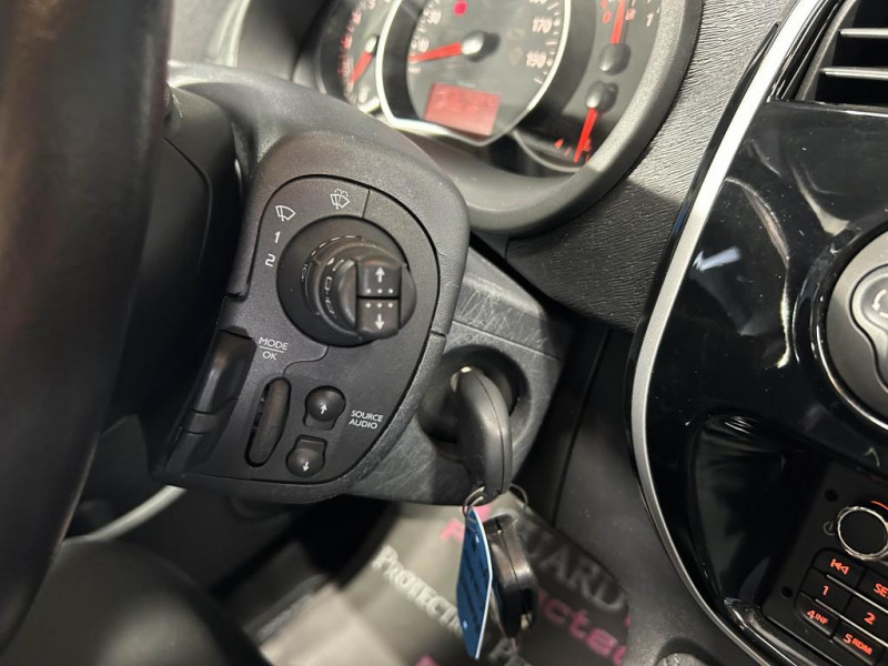 Photo 16 de l'offre de RENAULT KANGOO 1.2 TCE 115 Energy Intens BVM  à 12990€ chez MKP Distribution