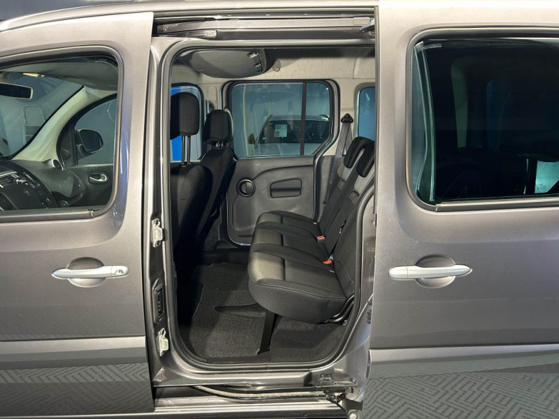 Photo 28 de l'offre de RENAULT KANGOO 1.2 TCE 115 Energy Intens BVM  à 12990€ chez MKP Distribution