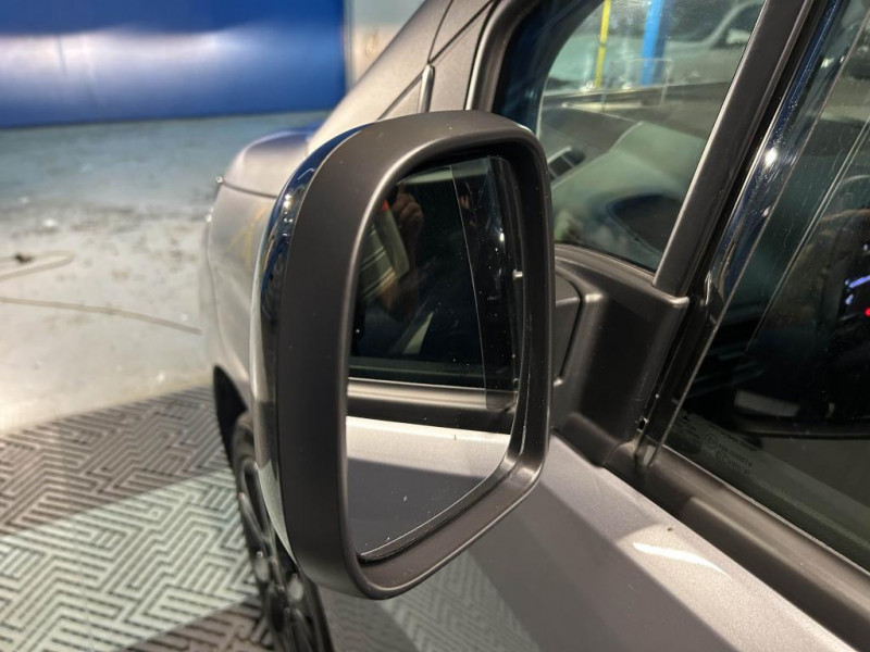 Photo 42 de l'offre de CITROEN BERLINGO 1.5 BlueHDi 130  Shine BVA à 18990€ chez MKP Distribution
