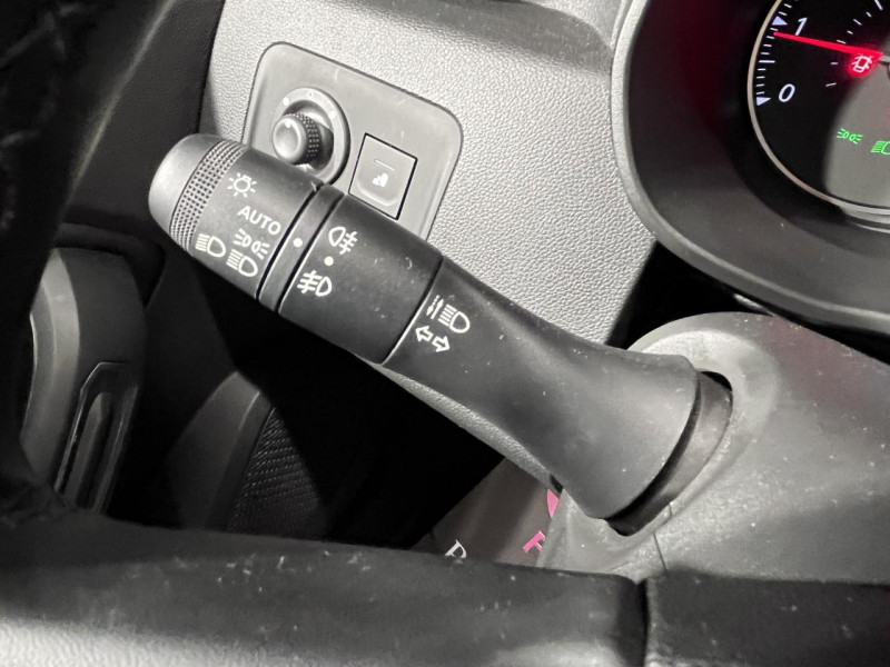 Photo 16 de l'offre de DACIA DUSTER 1.2 TCe 125 Prestige 4X2 BVM à 12990€ chez MKP Distribution