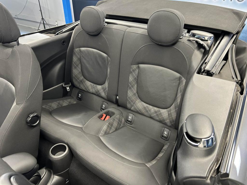 Photo 37 de l'offre de MINI CABRIOLET F57 Cabriolet Cooper S 2.0 192 Finition Red Hot Chili BVA à 19990€ chez MKP Distribution