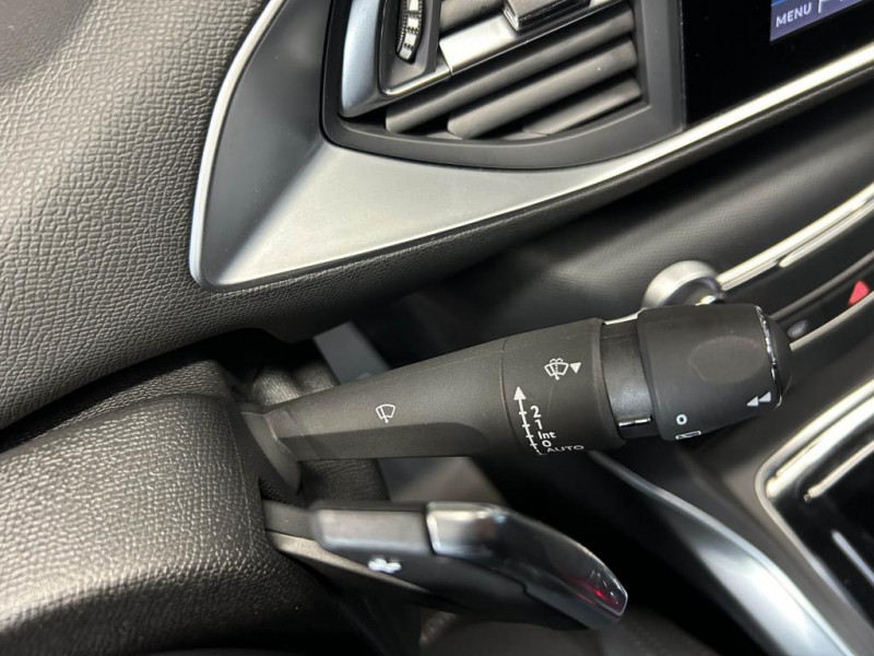 Photo 21 de l'offre de PEUGEOT 308 SW 1.5 BlueHDi 130 Allure Pack BVA à 14490€ chez MKP Distribution