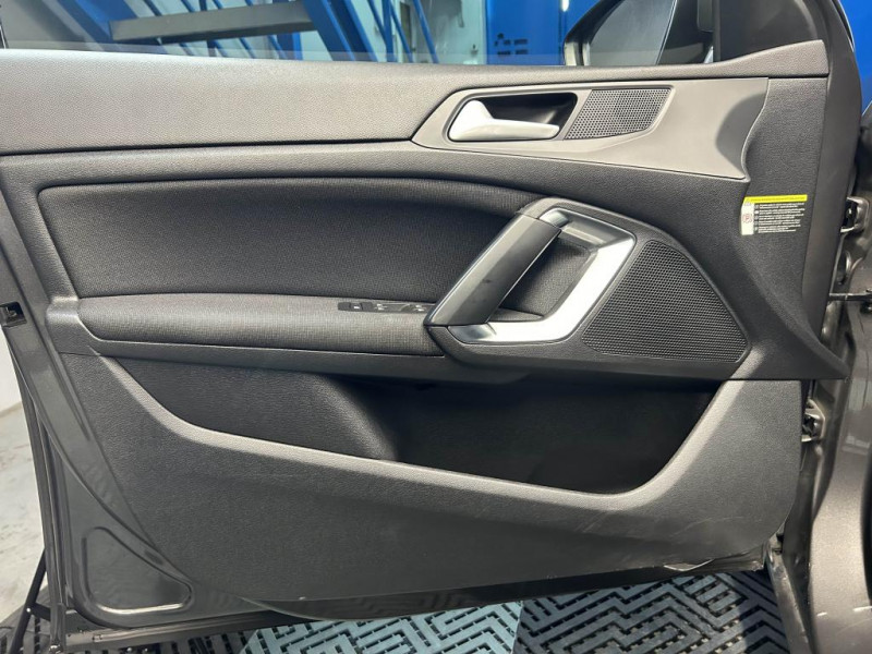 Photo 34 de l'offre de PEUGEOT 308 SW 1.5 BlueHDi 130 Allure Pack BVA à 14490€ chez MKP Distribution