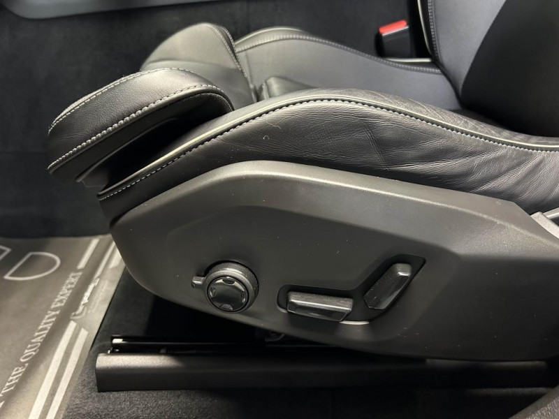 Photo 31 de l'offre de VOLVO XC60 2.0 T8 390  R-Design GEARTRONIC 8 à 34490€ chez MKP Distribution