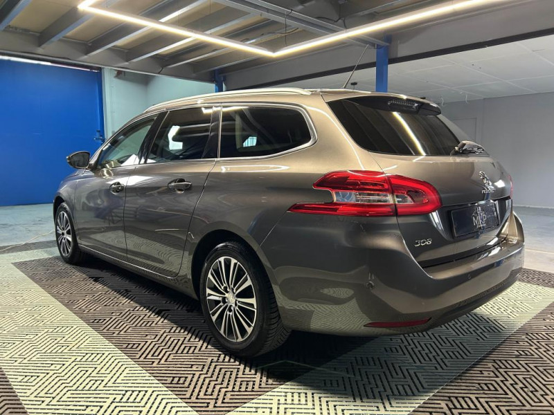 Photo 3 de l'offre de PEUGEOT 308 SW 1.5 BlueHDi 130 Allure Pack BVA à 14490€ chez MKP Distribution