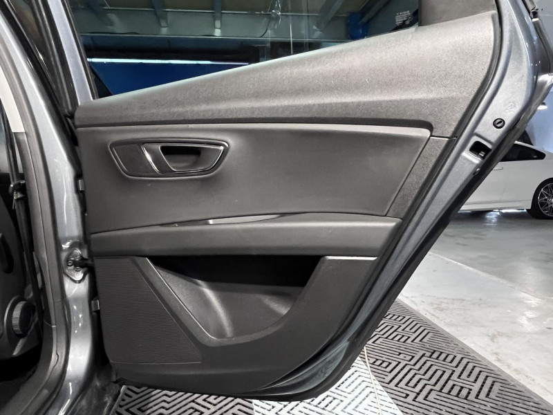 Photo 39 de l'offre de SEAT LEON ST 1.4 TSI 140 FR BVM à 12990€ chez MKP Distribution