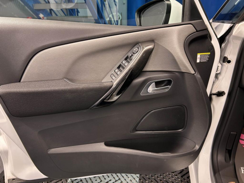Photo 26 de l'offre de CITROEN C4 PICASSO  1.6 BlueHDi 120  Shine  BVA à 11990€ chez MKP Distribution