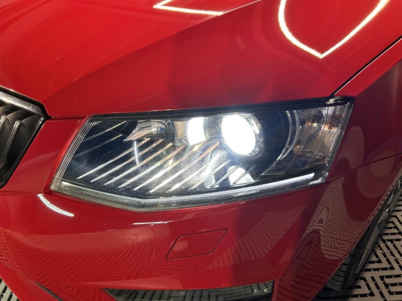 Photo 43 de l'offre de SKODA OCTAVIA COMBI  2.0 TSI 230  RS 230  BVA à 19990€ chez MKP Distribution
