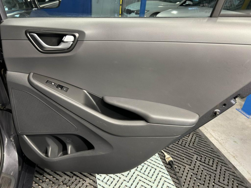 Photo 33 de l'offre de HYUNDAI IONIQ 1.6 Plug-In 141 Executive BVA à 13990€ chez MKP Distribution