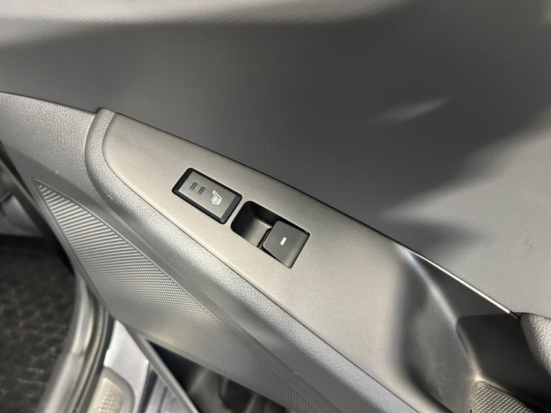 Photo 34 de l'offre de HYUNDAI IONIQ 1.6 Plug-In 141 Executive BVA à 13990€ chez MKP Distribution