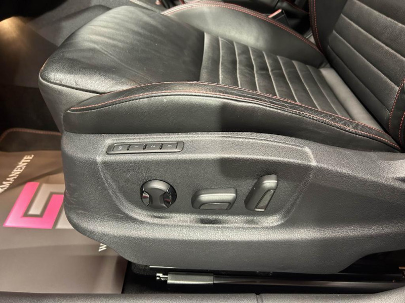 Photo 30 de l'offre de SKODA OCTAVIA COMBI  2.0 TSI 230  RS 230  BVA à 19990€ chez MKP Distribution