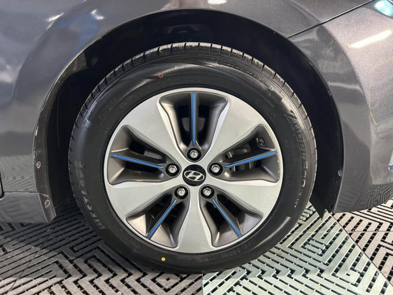 Photo 47 de l'offre de HYUNDAI IONIQ 1.6 Plug-In 141 Executive BVA à 13990€ chez MKP Distribution