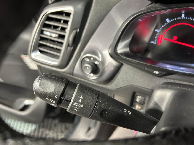 Photo 15 de l'offre de CITROEN DS5 1.6 THP 156 So Chic BVA à 14490€ chez MKP Distribution