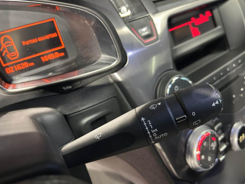 Photo 16 de l'offre de CITROEN DS5 1.6 THP 156 So Chic BVA à 14490€ chez MKP Distribution