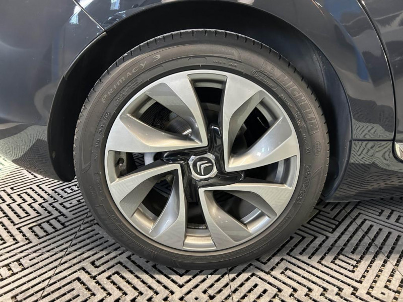 Photo 38 de l'offre de CITROEN DS5 1.6 THP 156 So Chic BVA à 14490€ chez MKP Distribution