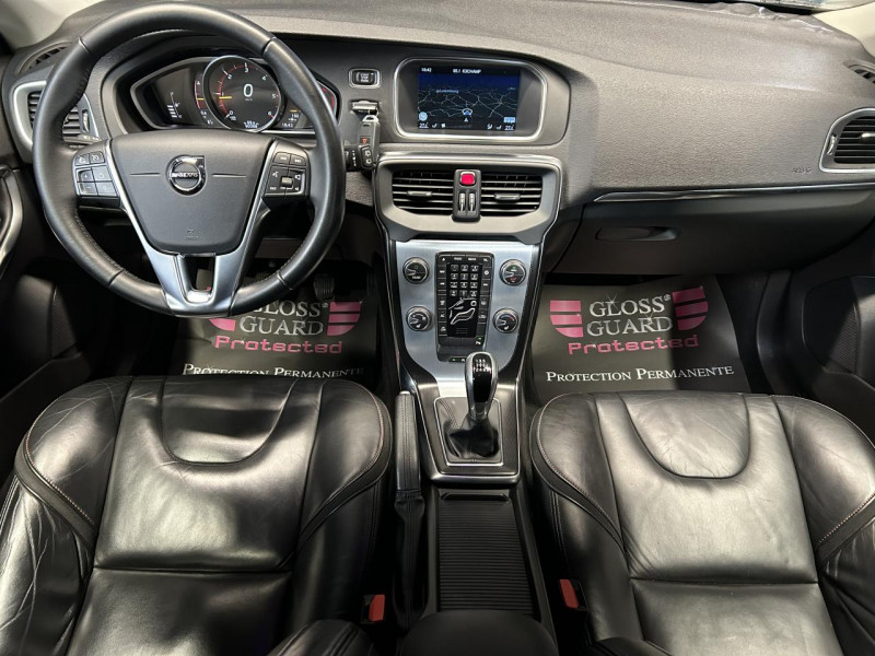 Photo 11 de l'offre de VOLVO V40  2.0 D2 120 OCEAN RACE à 13490€ chez MKP Distribution