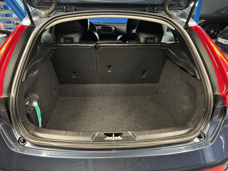 Photo 9 de l'offre de VOLVO V40  2.0 D2 120 OCEAN RACE à 13490€ chez MKP Distribution