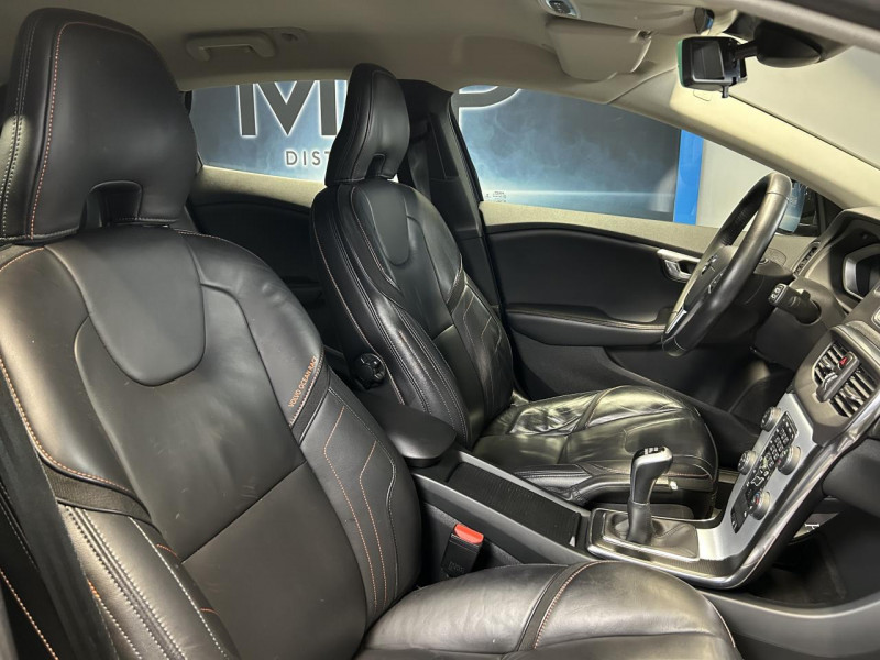 Photo 25 de l'offre de VOLVO V40  2.0 D2 120 OCEAN RACE à 13490€ chez MKP Distribution