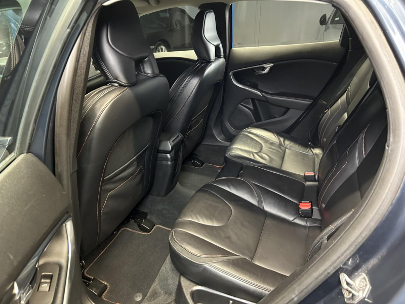 Photo 20 de l'offre de VOLVO V40  2.0 D2 120 OCEAN RACE à 13490€ chez MKP Distribution