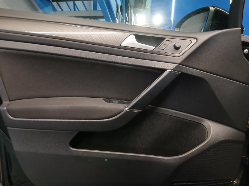 Photo 31 de l'offre de VOLKSWAGEN GOLF 1.0 TSI 115 iQ Drive BVM à 14990€ chez MKP Distribution