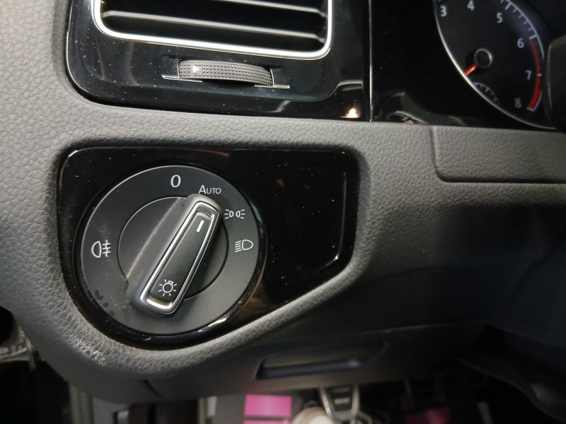 Photo 23 de l'offre de VOLKSWAGEN GOLF 1.0 TSI 115 iQ Drive BVM à 14990€ chez MKP Distribution