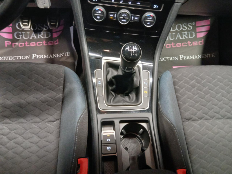 Photo 30 de l'offre de VOLKSWAGEN GOLF 1.0 TSI 115 iQ Drive BVM à 14990€ chez MKP Distribution