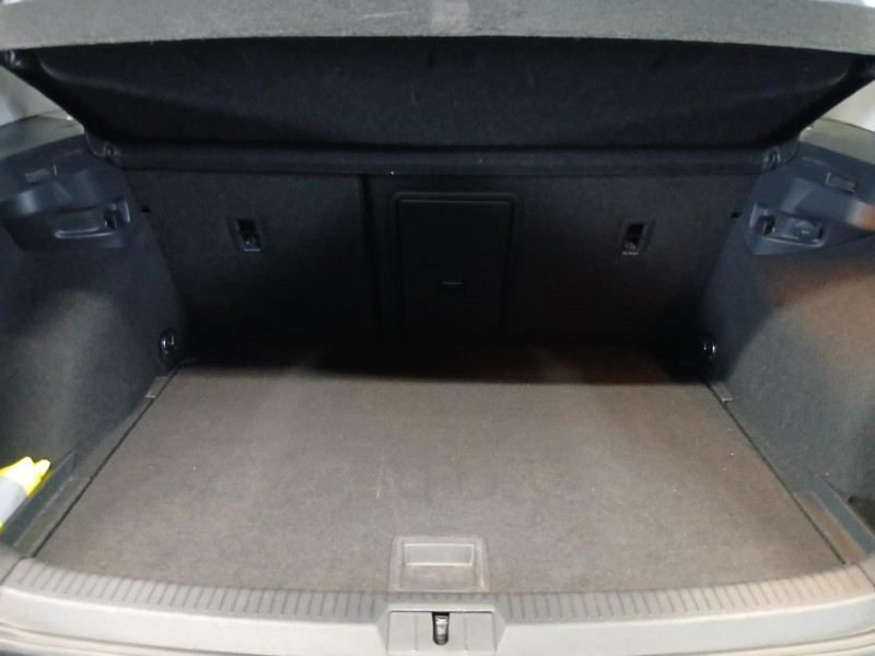 Photo 9 de l'offre de VOLKSWAGEN GOLF 1.0 TSI 115 iQ Drive BVM à 14990€ chez MKP Distribution