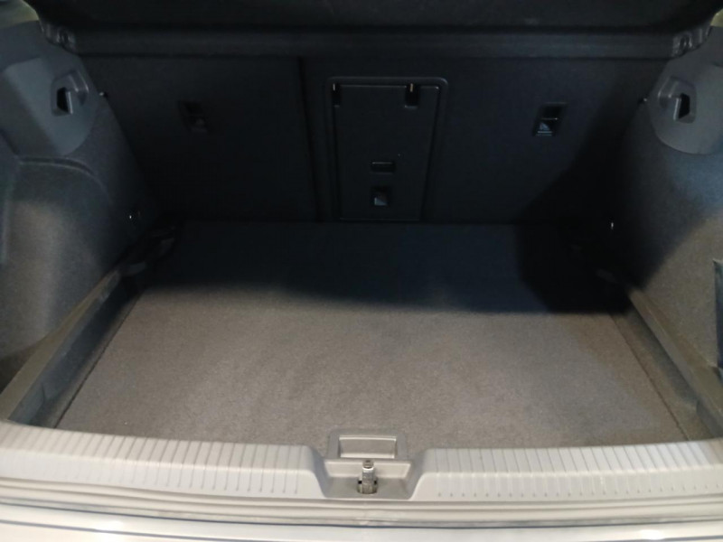 Photo 9 de l'offre de VOLKSWAGEN GOLF  1.5  TFSi 150 Life DSG - TVA à 24990€ chez MKP Distribution