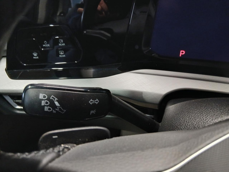 Photo 15 de l'offre de VOLKSWAGEN GOLF  1.5  TFSi 150 Life DSG - TVA à 23990€ chez MKP Distribution