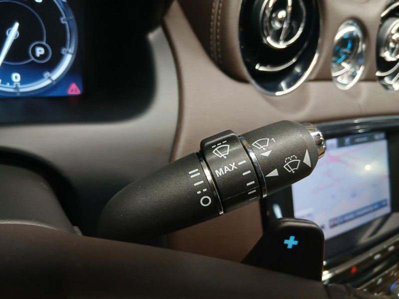 Photo 14 de l'offre de JAGUAR XJ  V6 3.0 275 Diesel S Portfolio BVA à 23990€ chez MKP Distribution