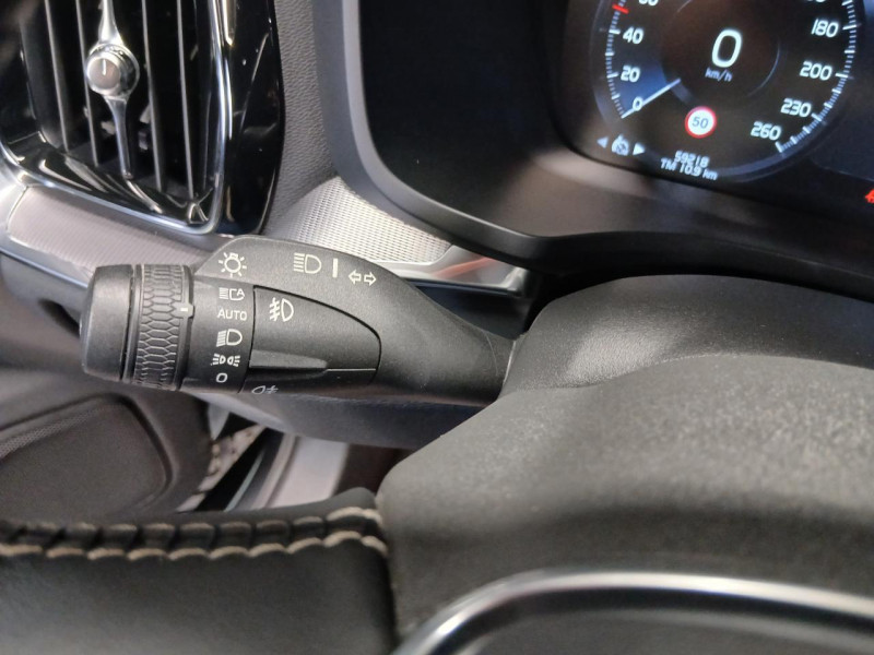 Photo 12 de l'offre de VOLVO V60 B4 197 Geartronic 8 R DESIGN à 29990€ chez MKP Distribution
