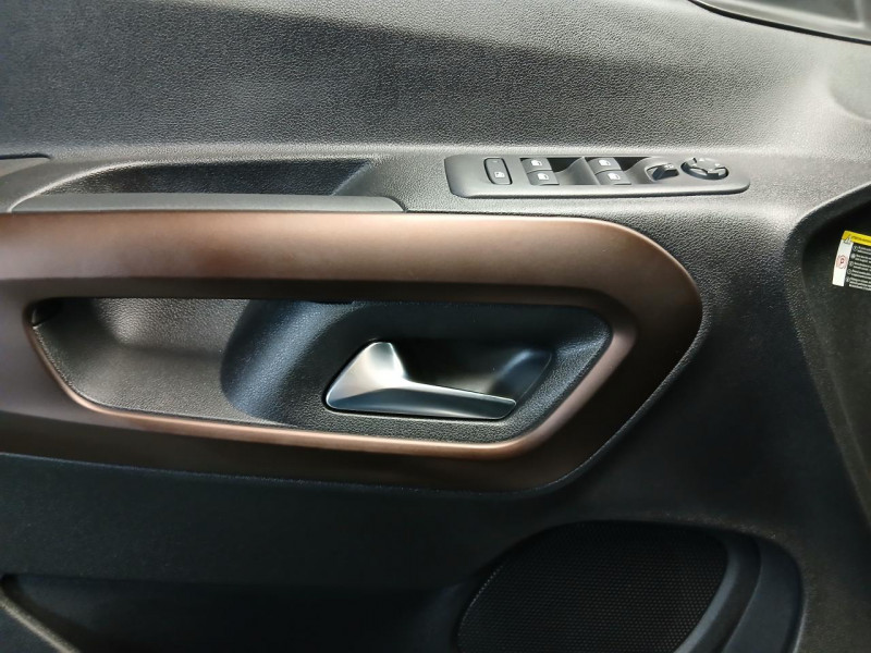 Photo 36 de l'offre de PEUGEOT RIFTER Standard 1.5  BlueHDi 130 EAT8 GT Line à 24990€ chez MKP Distribution