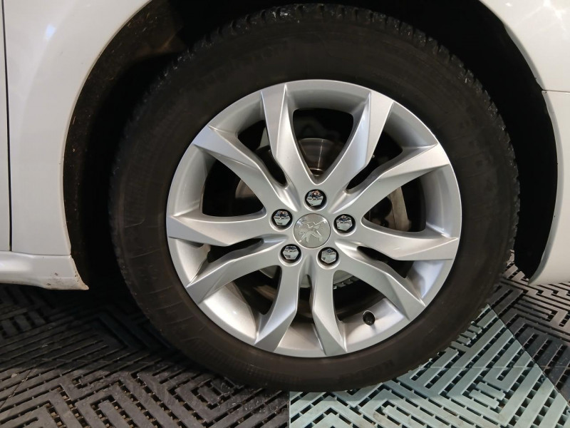 Photo 49 de l'offre de PEUGEOT 508 1.6 BlueHDi 120 EAT6  Allure à 13490€ chez MKP Distribution