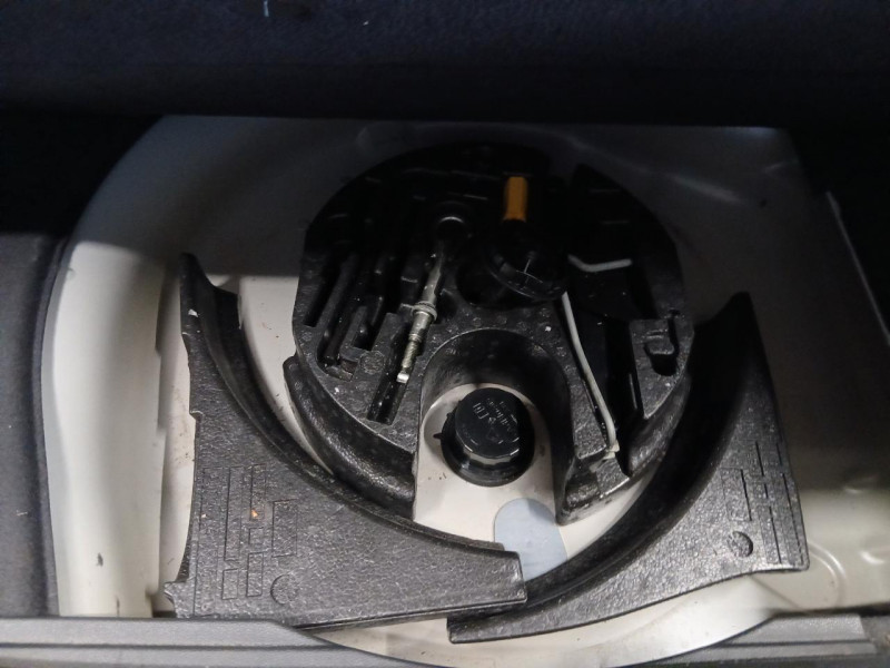 Photo 10 de l'offre de PEUGEOT 508 1.6 BlueHDi 120 EAT6  Allure à 13490€ chez MKP Distribution