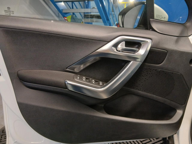 Photo 36 de l'offre de PEUGEOT 2008  1.6 BlueHDi 100 ALLURE BVM à 10990€ chez MKP Distribution