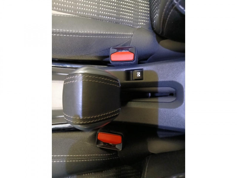 Photo 31 de l'offre de PEUGEOT 2008  1.6 BlueHDi 100 ALLURE BVM à 10990€ chez MKP Distribution