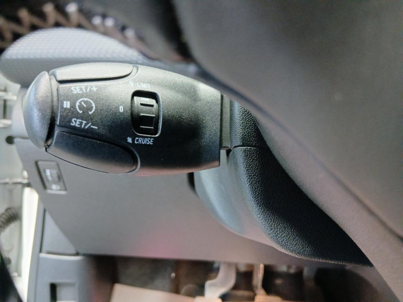 Photo 24 de l'offre de PEUGEOT 2008  1.6 BlueHDi 100 ALLURE BVM à 10990€ chez MKP Distribution