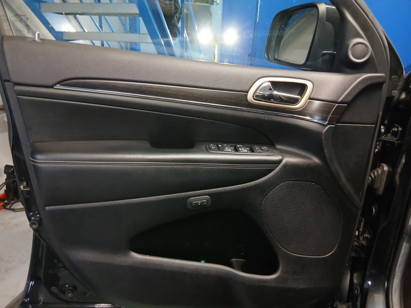 Photo 42 de l'offre de JEEP GRAND CHEROKEE  V6 3.0 CRD 250 4WD Limited BVA à 20990€ chez MKP Distribution