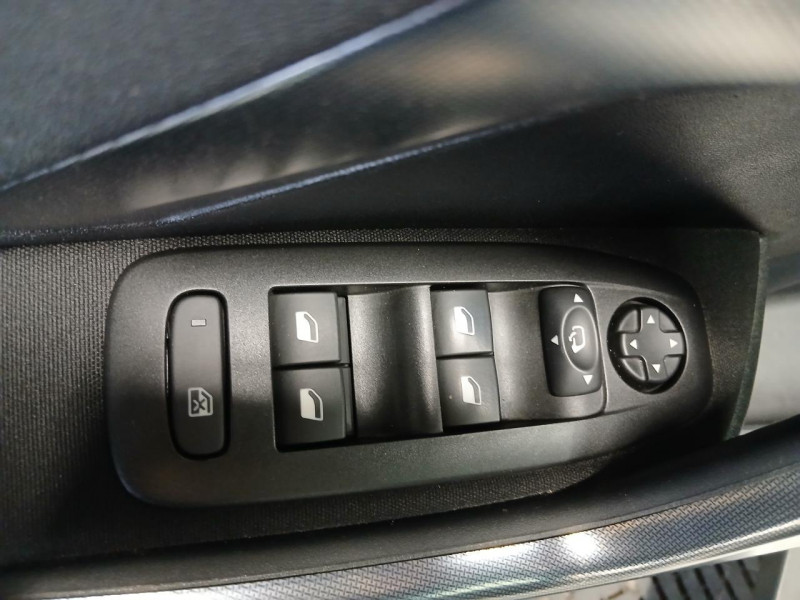 Photo 37 de l'offre de PEUGEOT 2008  1.6 BlueHDi 100 ALLURE BVM à 10990€ chez MKP Distribution