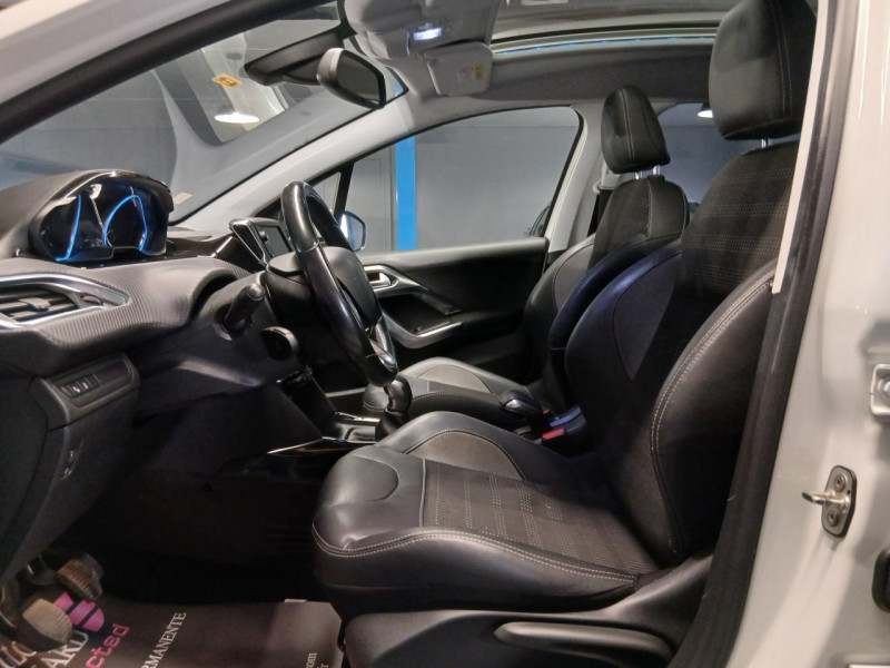Photo 12 de l'offre de PEUGEOT 2008  1.6 BlueHDi 100 ALLURE BVM à 10990€ chez MKP Distribution
