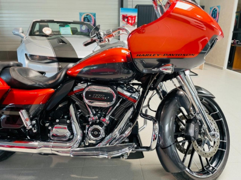 Photo 8 de l'offre de HARLEY DAVIDSON ROAD GLIDE CVO 1923 ABS à 29990€ chez Occasions Champenoises