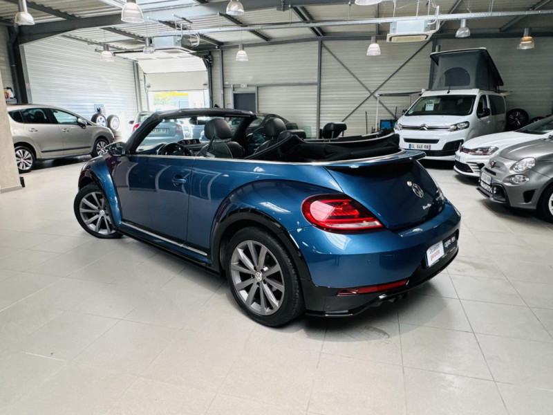 Photo 19 de l'offre de VOLKSWAGEN COCCINELLE Cabriolet 1.4 TSI 150 R-LINE DSG7 à 25990€ chez Occasions Champenoises