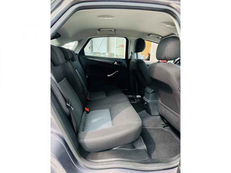 Photo 12 de l'offre de FORD MONDEO 1.6 EcoBoost 160 S&S Edition à 10990€ chez Occasions Champenoises