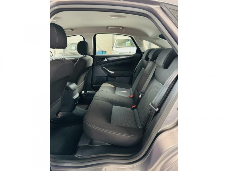 Photo 10 de l'offre de FORD MONDEO 1.6 EcoBoost 160 S&S Edition à 10990€ chez Occasions Champenoises