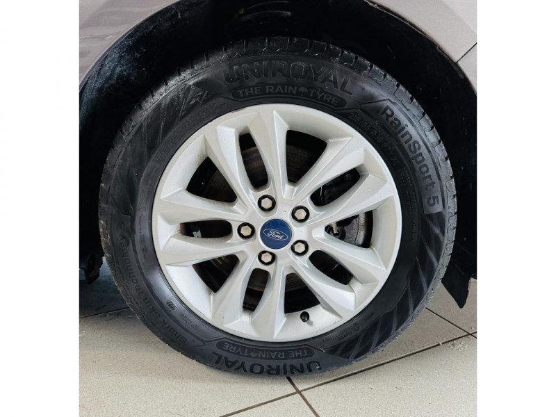 Photo 21 de l'offre de FORD MONDEO 1.6 EcoBoost 160 S&S Edition à 10990€ chez Occasions Champenoises