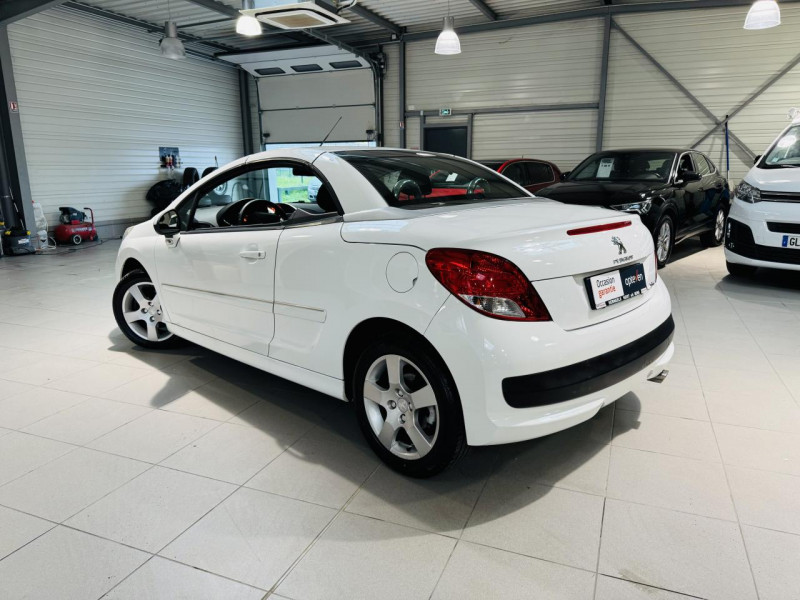 Photo 15 de l'offre de PEUGEOT 207 CC  1.6 VTi 120ch Sport à 8490€ chez Occasions Champenoises