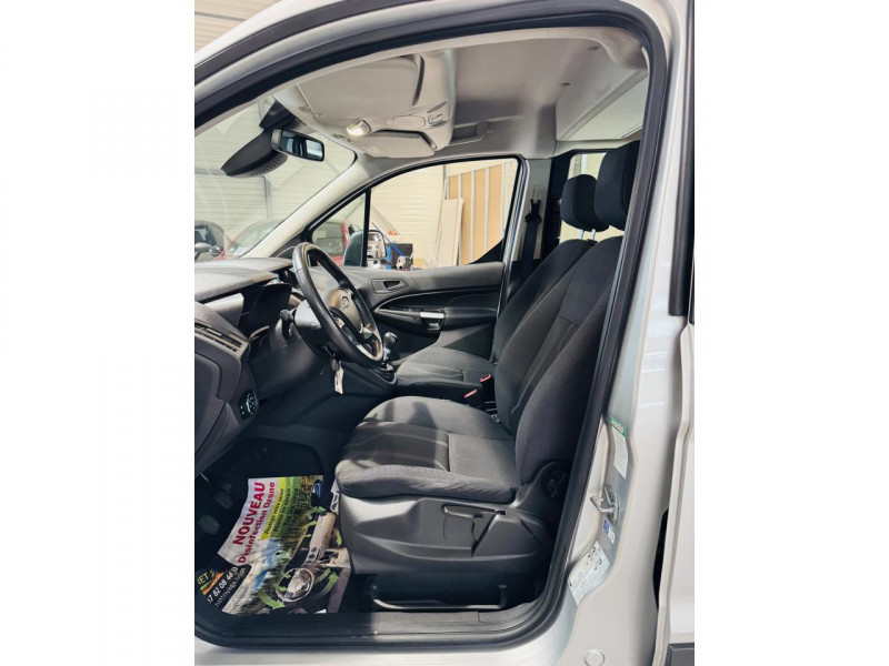 Photo 8 de l'offre de FORD TOURNEO CONNECT  1.6 TDCi 115 Trend à 12990€ chez Occasions Champenoises