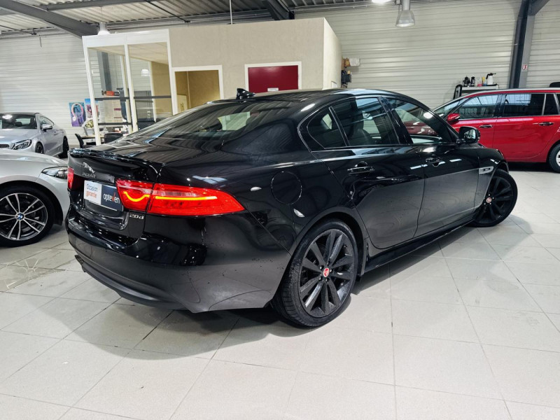 Photo 20 de l'offre de JAGUAR XE  2.0 D 180 BVA R-Sport à 16490€ chez Occasions Champenoises