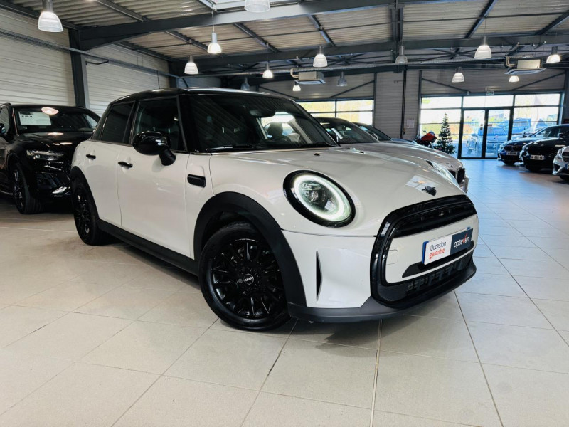 Mini MINI 5 PORTES  Cooper 136 ch DKG7 Essential ESSENCE WHITE SILVER METALLIC Occasion à vendre