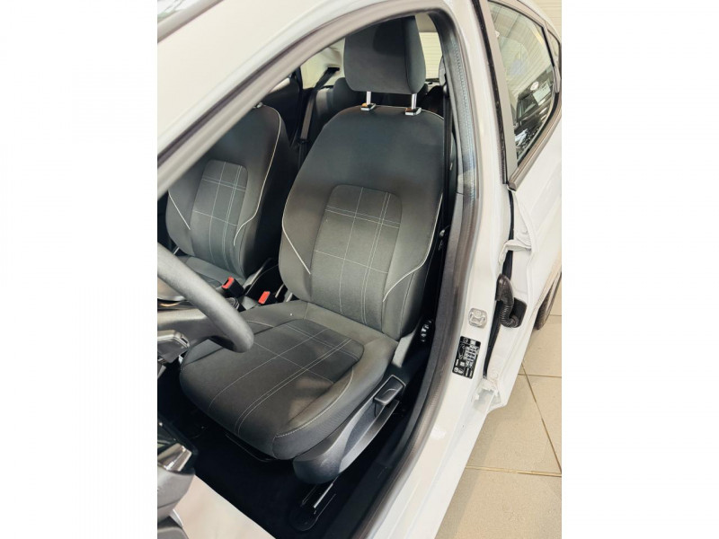 Photo 7 de l'offre de FORD FIESTA  1.0 EcoBoost 100 ch S&S BVM6 Trend Business Nav à 11490€ chez Occasions Champenoises